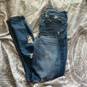 American eagle ripped skinny jeans sz 2